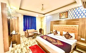 Hotel Smart Plaza-Near Delhi Airport